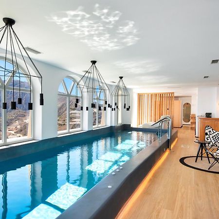 Skyfall Suites - Adults Only Pýrgos Dış mekan fotoğraf