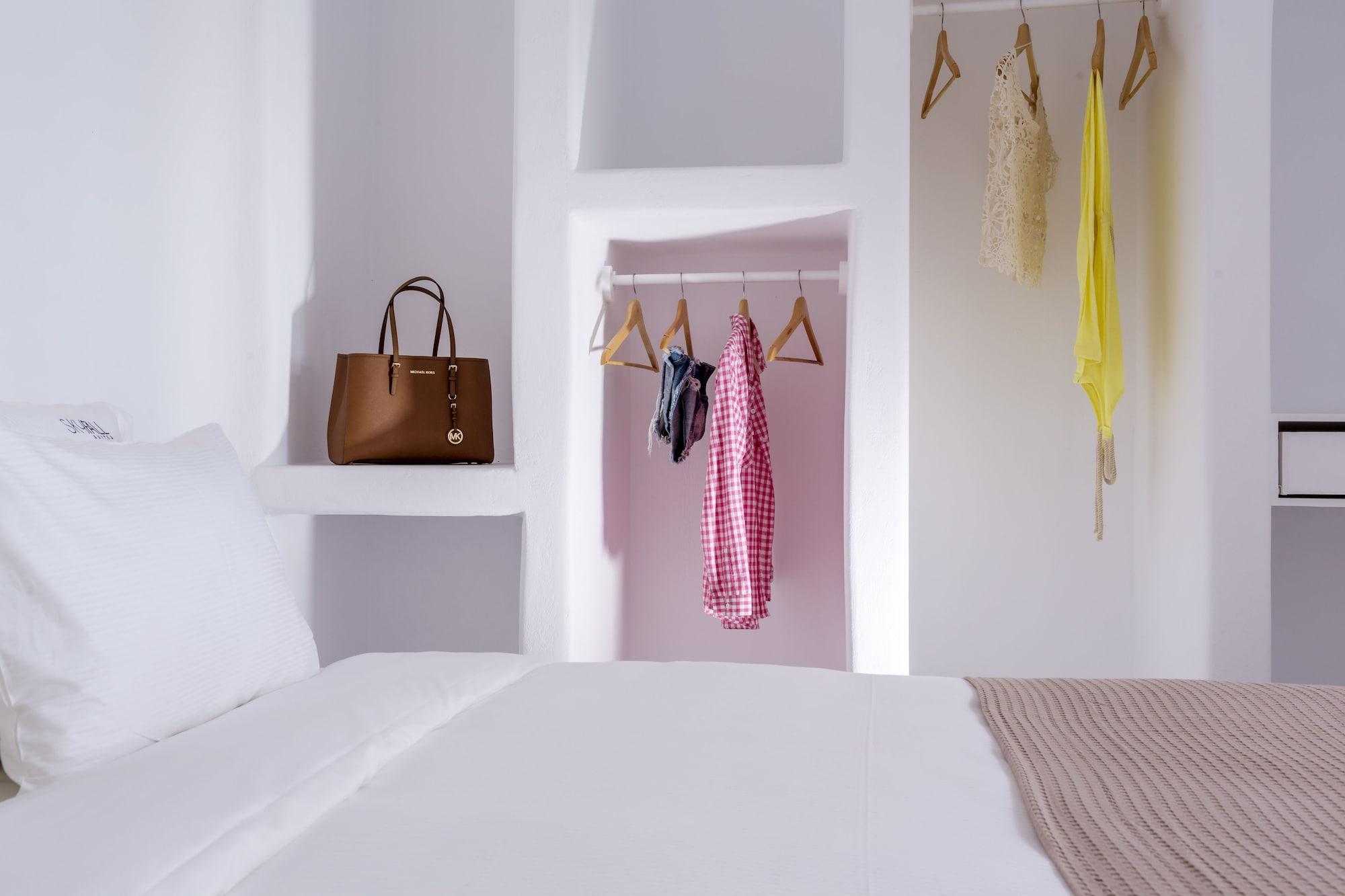 Skyfall Suites - Adults Only Pýrgos Dış mekan fotoğraf