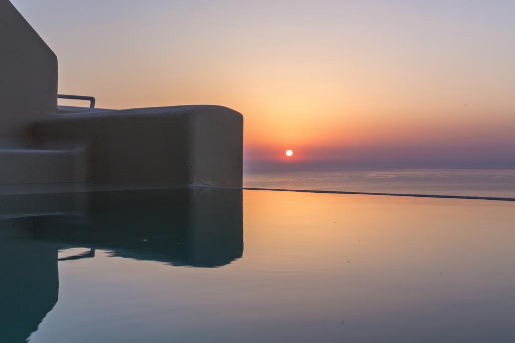 Skyfall Suites - Adults Only Pýrgos Dış mekan fotoğraf