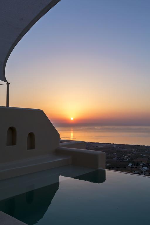 Skyfall Suites - Adults Only Pýrgos Dış mekan fotoğraf