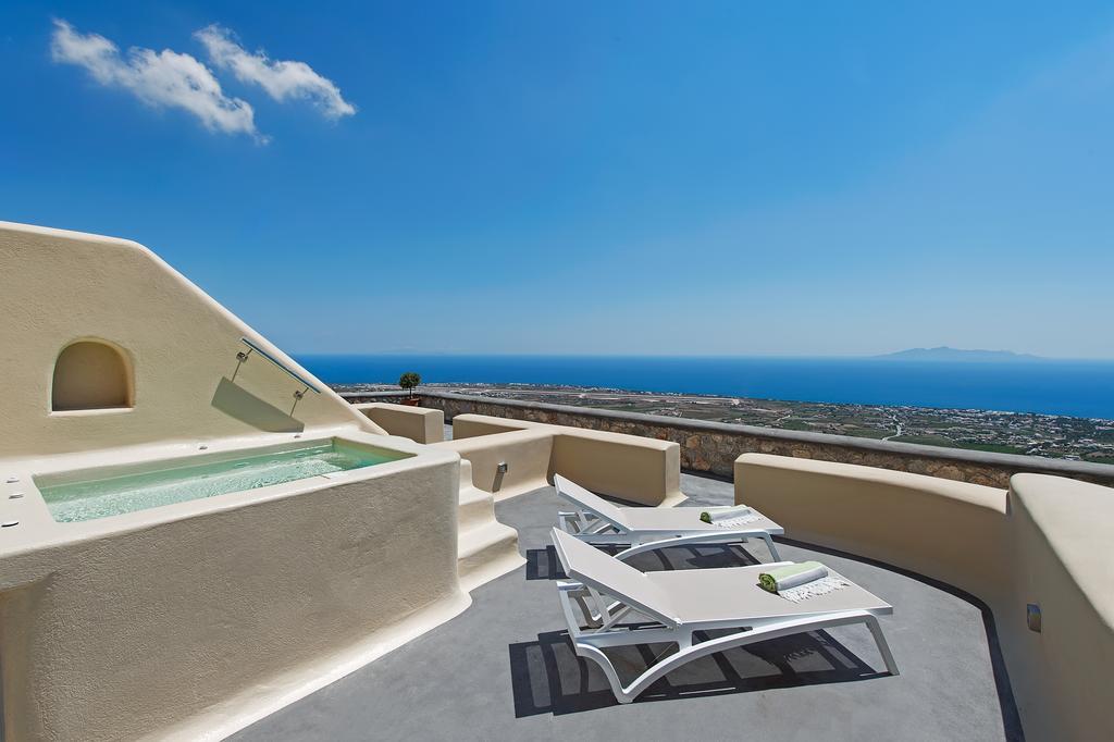 Skyfall Suites - Adults Only Pýrgos Oda fotoğraf