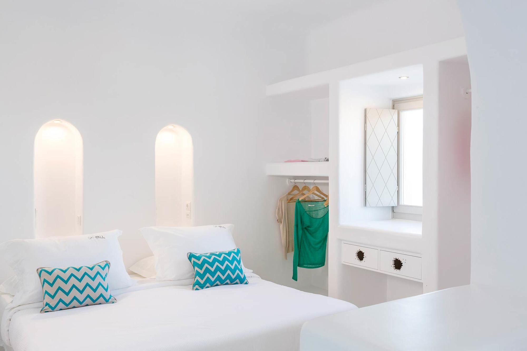 Skyfall Suites - Adults Only Pýrgos Dış mekan fotoğraf